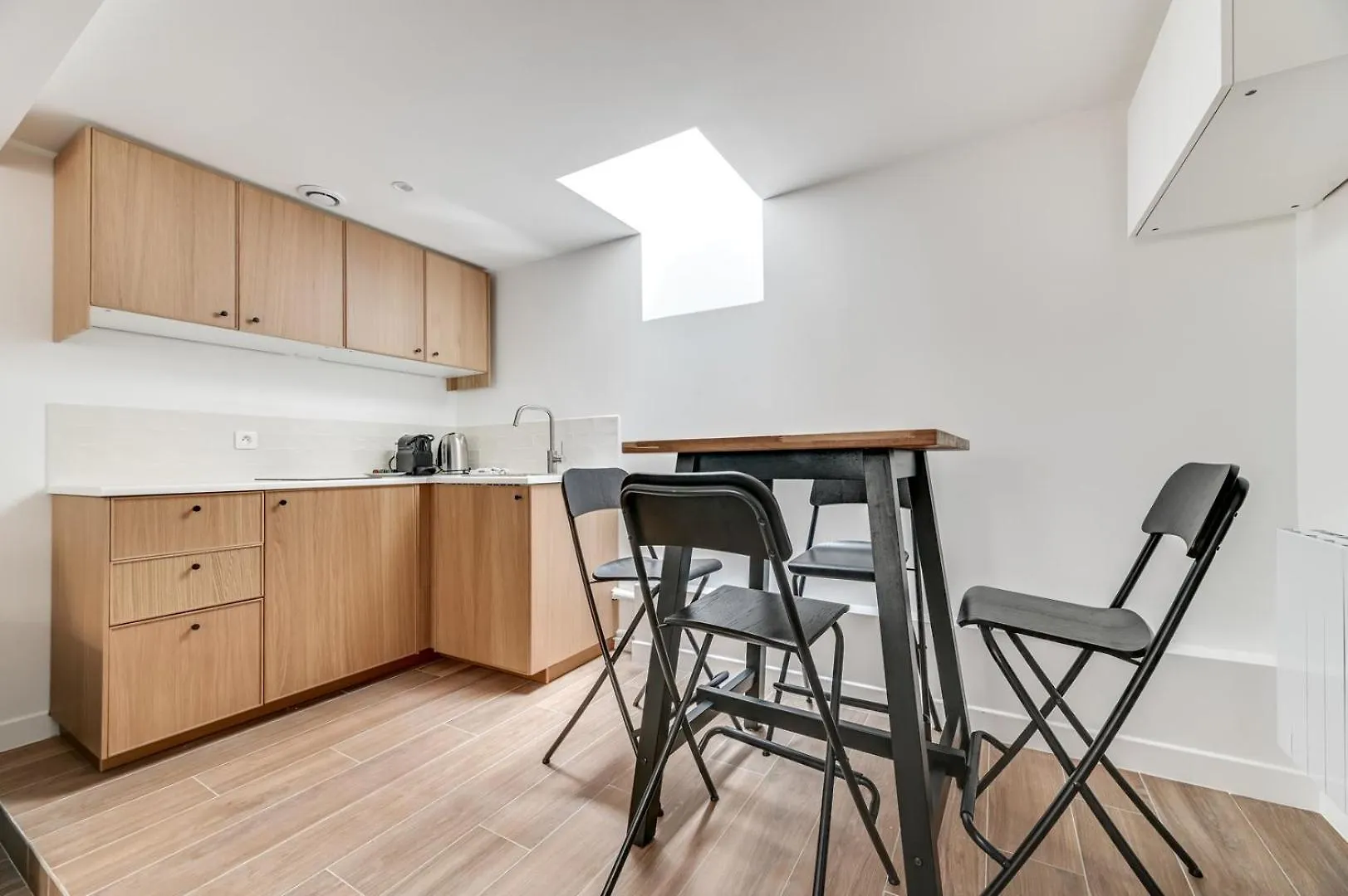 136 Harold - Superbe A Paris. Appartement *